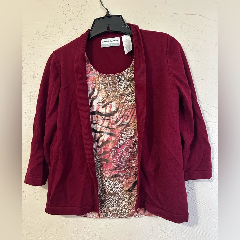 🛍️4/$15🛍️Built-in Shirt With Cardigan